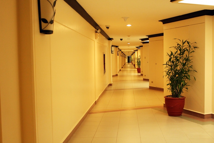 hotel-hallway-1394871962lDc